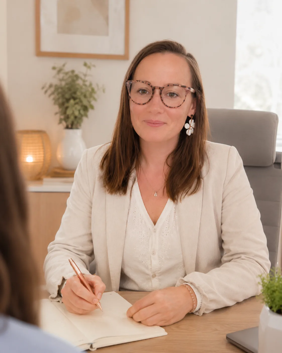 Consultation nutritionnelle avec Marjorie Alarçon dans un cabinet doux et lumineux